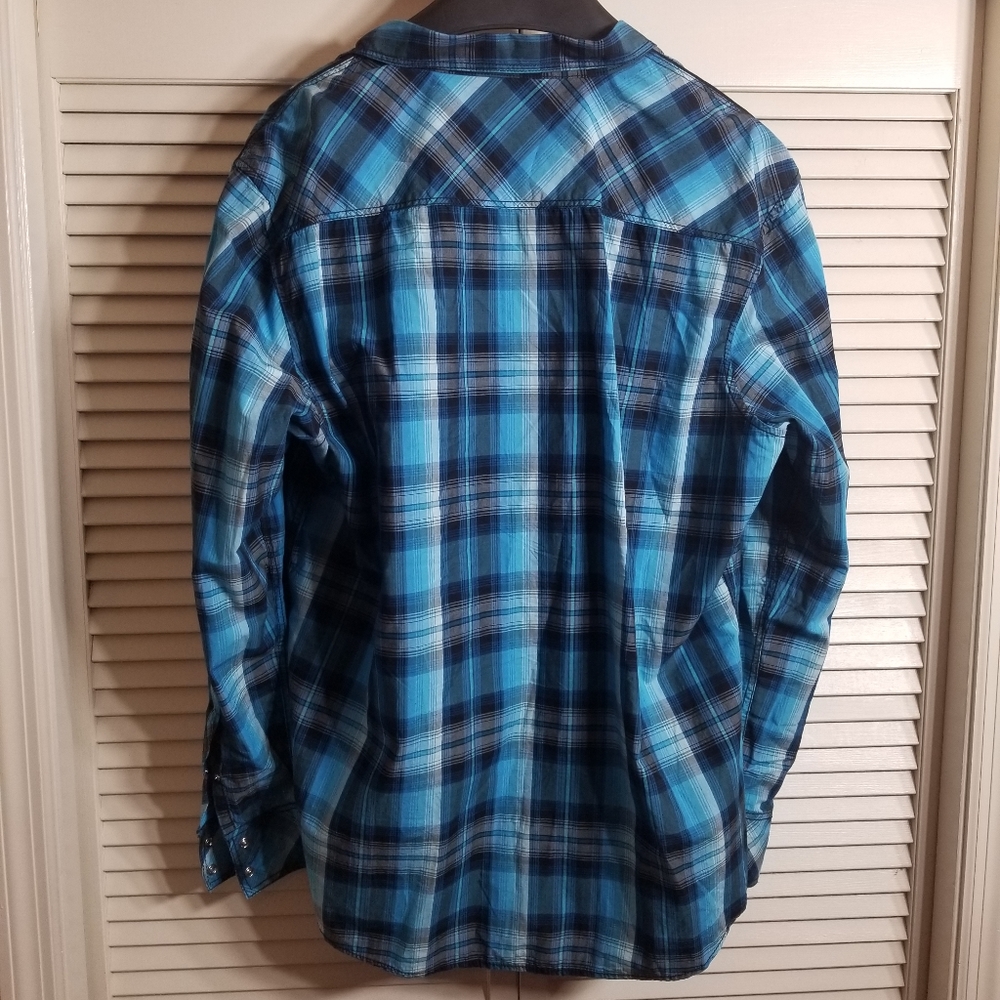 Inc button up - Picture 3 of 3